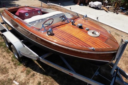 Chris-Craft 17 Deluxe Runabaout for sale in United States of America for $11,500 (£8,884)