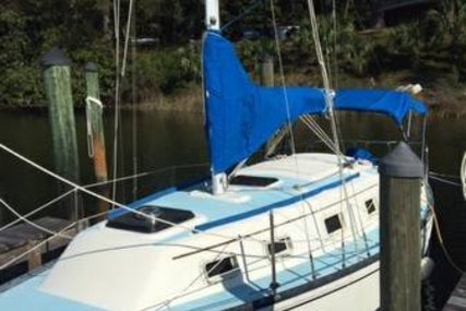 Hunter 27 Cherubini for sale in United States of America for $10,000 (£7,423)
