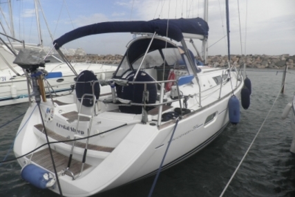 Jeanneau Sun Odyssey 39i for sale in France for €105,000 (£91,318)