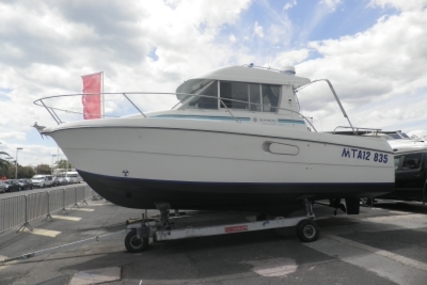 Jeanneau Merry Fisher 750 for sale in France for €17,900 (£15,679)