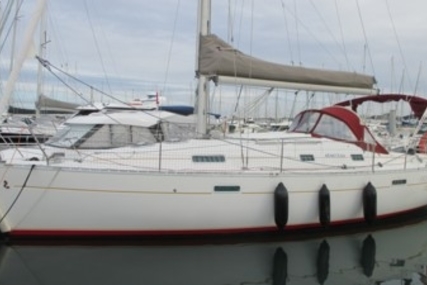 Beneteau Oceanis 331 Clipper for sale in France for €45,000 (£39,403)