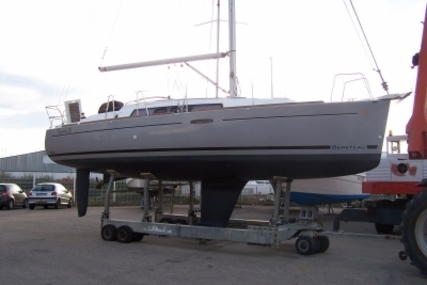Beneteau Oceanis 31 for sale in France for €69,900 (£61,347)