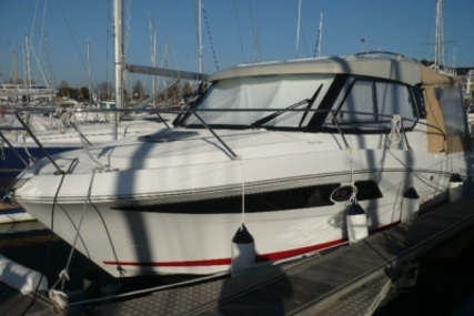 Beneteau Antares 880 HB for sale in France for €75,500 (£66,136)