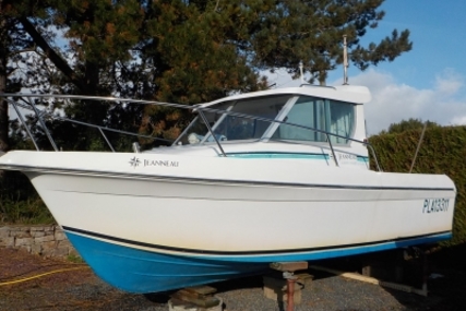 Jeanneau Merry Fisher 610 HB for sale in France for €12,500 (£10,966)