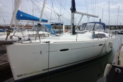 Beneteau Oceanis 43 for sale in France for €119,000 (£104,286)