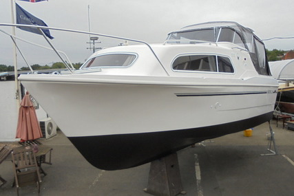 Viking Yachts 24 HiLine Wide Beam for sale in United Kingdom for £44,000