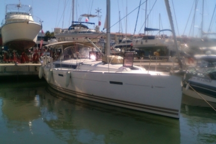 Jeanneau Sun Odyssey 439 for sale in France for €220,000 (£191,333)