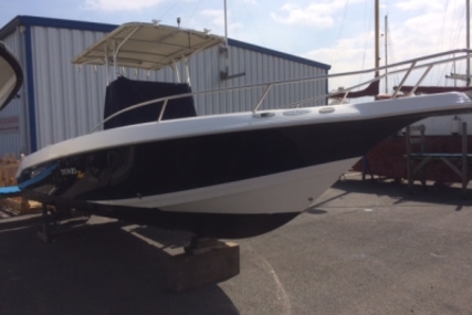 Donzi 26 ZF for sale in France for €30,000 (£26,091)