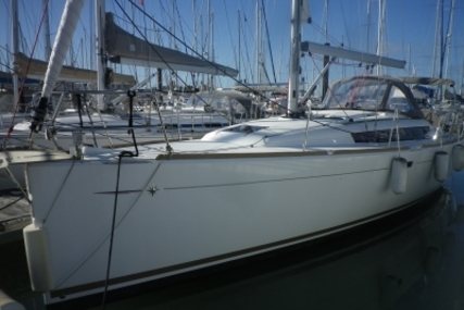 Jeanneau Sun Odyssey 379 for sale in France for €119,000 (£104,706)