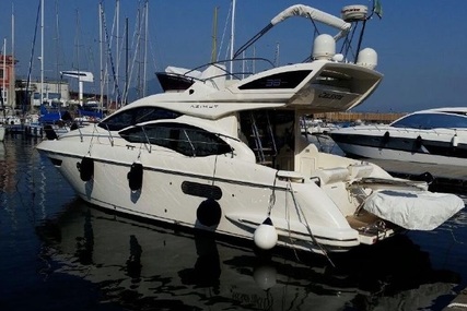Azimut Yachts 38 Flybridge for sale in France for €299,000 (£260,889)