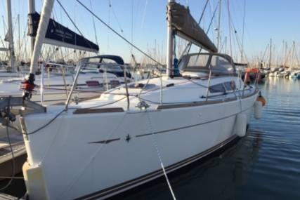 Jeanneau Sun Odyssey 33i for sale in France for €79,000 (£70,762)