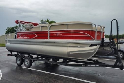 Sun Tracker 20 DLX Party Barge for sale in United States of America for $ 27.700 (£ 19.878)