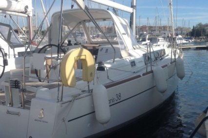 Beneteau Oceanis 38 for sale in France for €148,000 (£129,646)