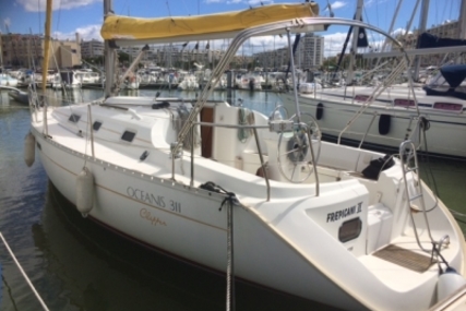 Beneteau Oceanis 311 Clipper for sale in France for €41,900 (£36,440)