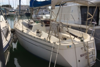 Jeanneau Attalia 32 for sale in France for €27,000 (£23,482)