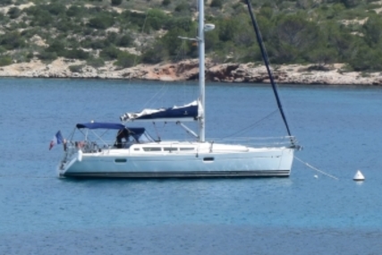 Jeanneau Sun Odyssey 42i for sale in France for €130,000 (£113,060)