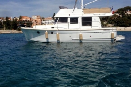Beneteau Swift Trawler 34 for sale in France for €152,000 (£133,001)