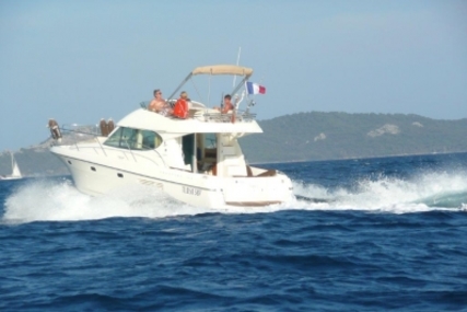 Prestige 32 for sale in France for €89,000 (£77,779)