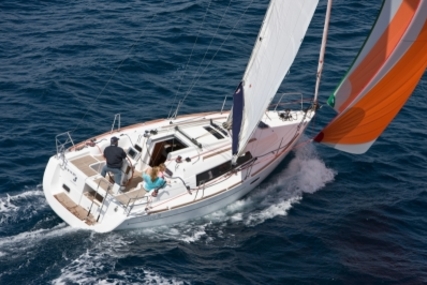 Beneteau Oceanis 31 for sale in France for €108,000 (£94,785)