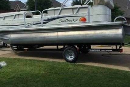Tracker Party Barge 21 for sale in United States of America for $17,500 (£13,150)