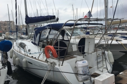 Beneteau Oceanis 40 for sale in France for €98,000 (£85,775)