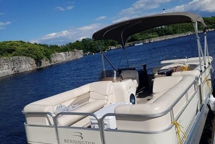 Bennington 2275 for sale in Canada for $21,500 (£15,307)