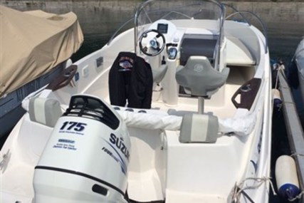 Quicksilver 635 for sale in Italy for €20,000 (£17,500)