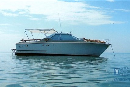 Coronet 24 for sale in Italy for €16,500 (£14,453)