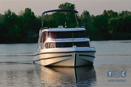 Houseboat House Boat Minuetto 45 for sale in Italy for €260,000 (£233,351)