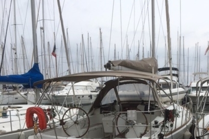 Jeanneau Sun Odyssey 379 for sale in France for €110,000 (£95,666)