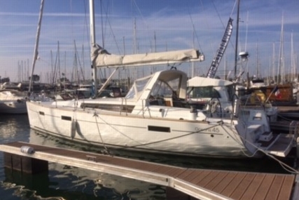 Beneteau Oceanis 45 for sale in France for €156,000 (£136,652)