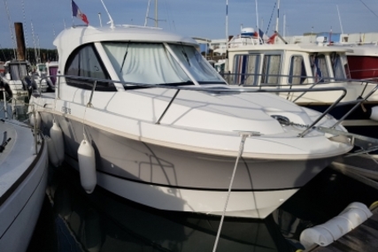 Beneteau Antares 8 for sale in France for €86,900 (£76,120)