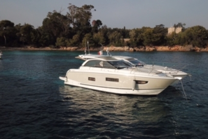 Jeanneau Leader 40 for sale in France for €364,000 (£314,316)