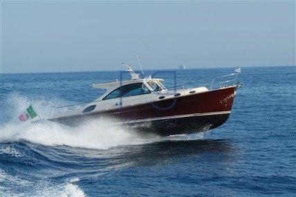 Rose island Lobster 43 for sale in Italy for €310,000 (£278,359)