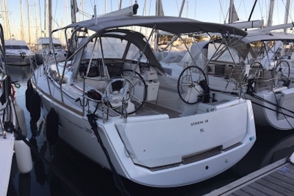 Jeanneau Sun Odyssey 389 for sale in France for €134,000 (£117,432)