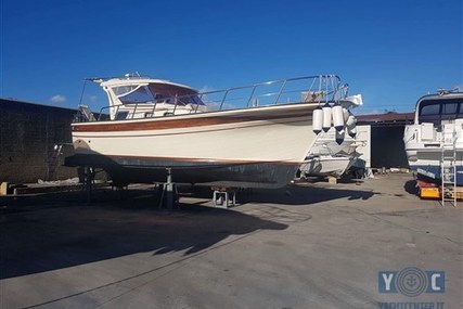 Aprea Fratelli Gozzo Aprea 32 for sale in Italy for €127,000 (£110,451)