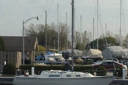 Pearson 32 for sale in United States of America for $14,400 (£11,864)
