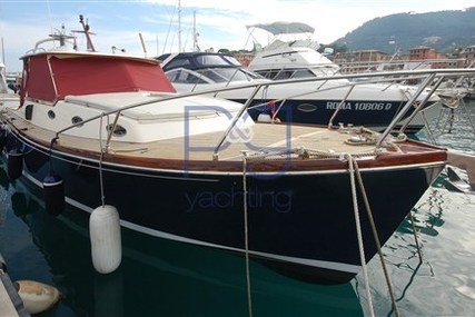 Austin Parker Lobster 37 Speedster for sale in Italy for €120,000 (£107,752)