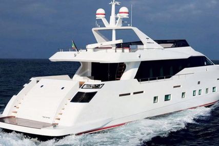 Tecnomar for sale in Greece for €2,100,000 (£1,875,569)
