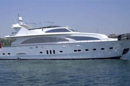 Giant 30 for sale in Greece for €2,180,000 (£1,947,020)