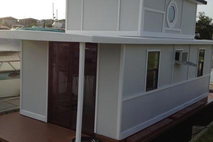 Custom built Houseboat-Office for sale in United States of America for $17,499 (£12,539)