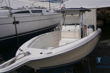 Triton 281 CC for sale in Italy for €70,000 (£61,316)