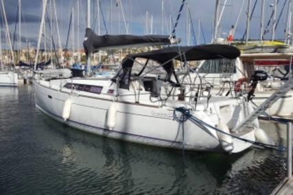 Beneteau Oceanis 37 for sale in France for €92,000 (£80,743)