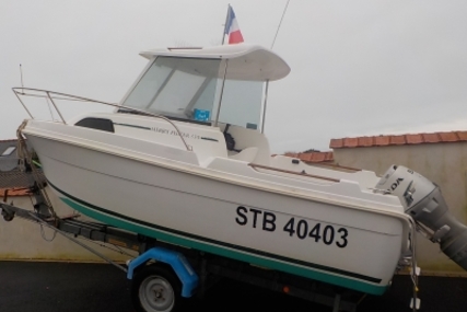 Jeanneau Merry Fisher 530 for sale in France for €8,000 (£6,843)