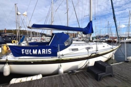 Westerly WESTERLY 32 FULMAR BILGE KEEL for sale in United Kingdom for £22,000