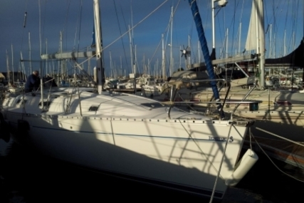 Beneteau Oceanis 351 for sale in France for €55,000 (£48,178)