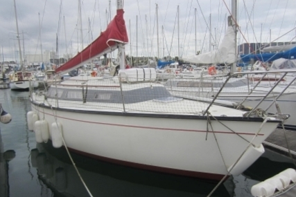 Dufour 2800 for sale in France for €13,900 (£12,176)