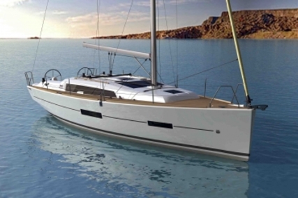 Dufour 382 Grand Large for sale in France for €139,000 (£121,762)