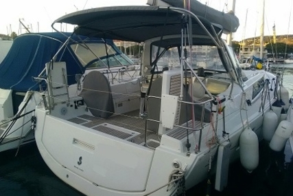 Beneteau Oceanis 41.1 for sale in France for €239,000 (£210,045)