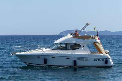 Jeanneau Prestige 32 for sale in France for €78,000 (£68,324)